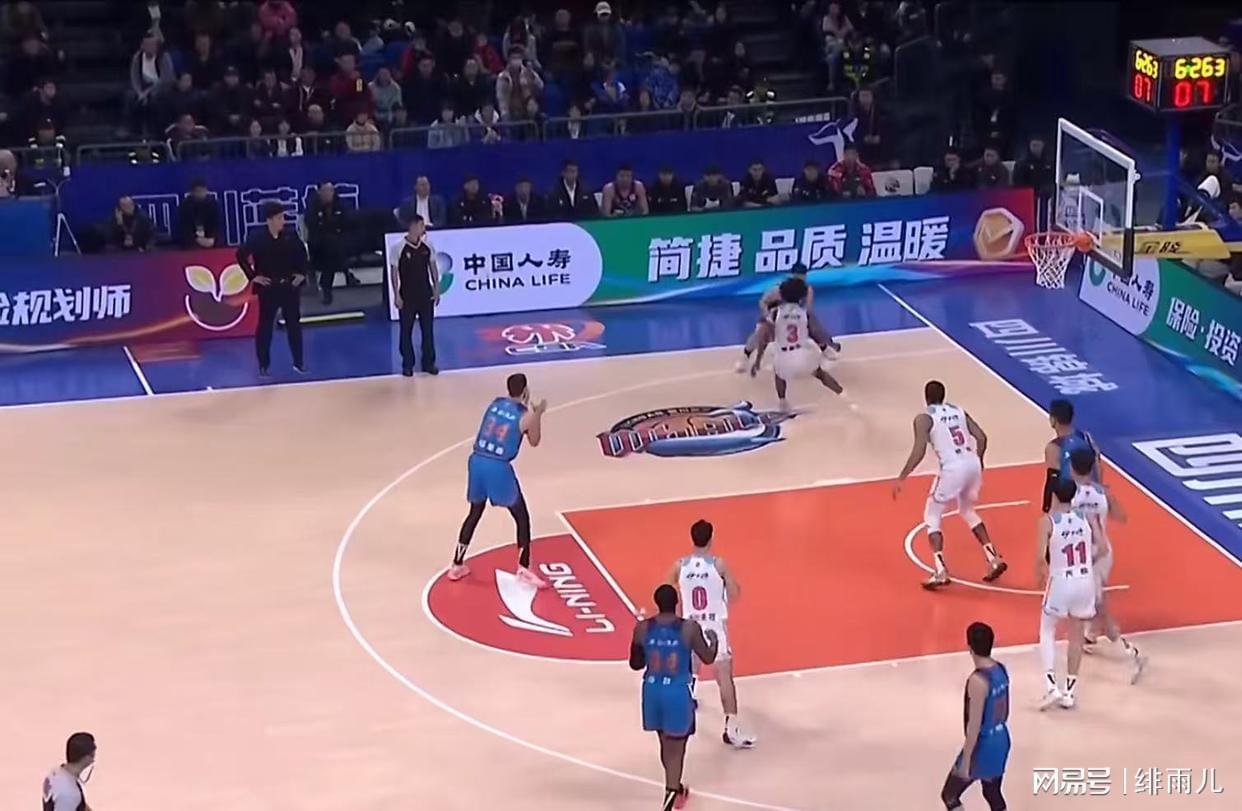MK体育官方入口-再见了，广东队！CBA三冠后卫正式出走，未来或成杜锋最大对手？